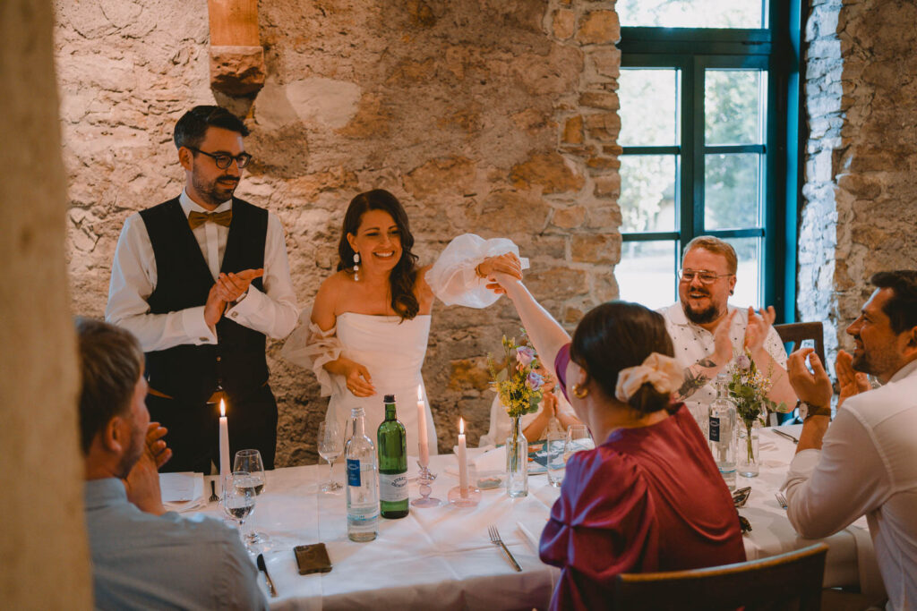 Dokumentarische Hochzeitsfotografie Ronja Fella: Hochzeitsreportage Eltville am Rhein